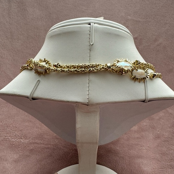 Vintage Kendra Scott Leighton Necklace in White Iridescent, Rare & HTF - Picture 4 of 7